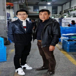 把舊產(chǎn)品當廢品賣掉，浙江“廠二代”做出智能垃圾桶：不要利潤要品牌